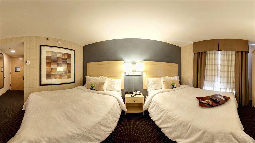 Hampton Inn Manhattan - Times Square South New York Dış mekan fotoğraf