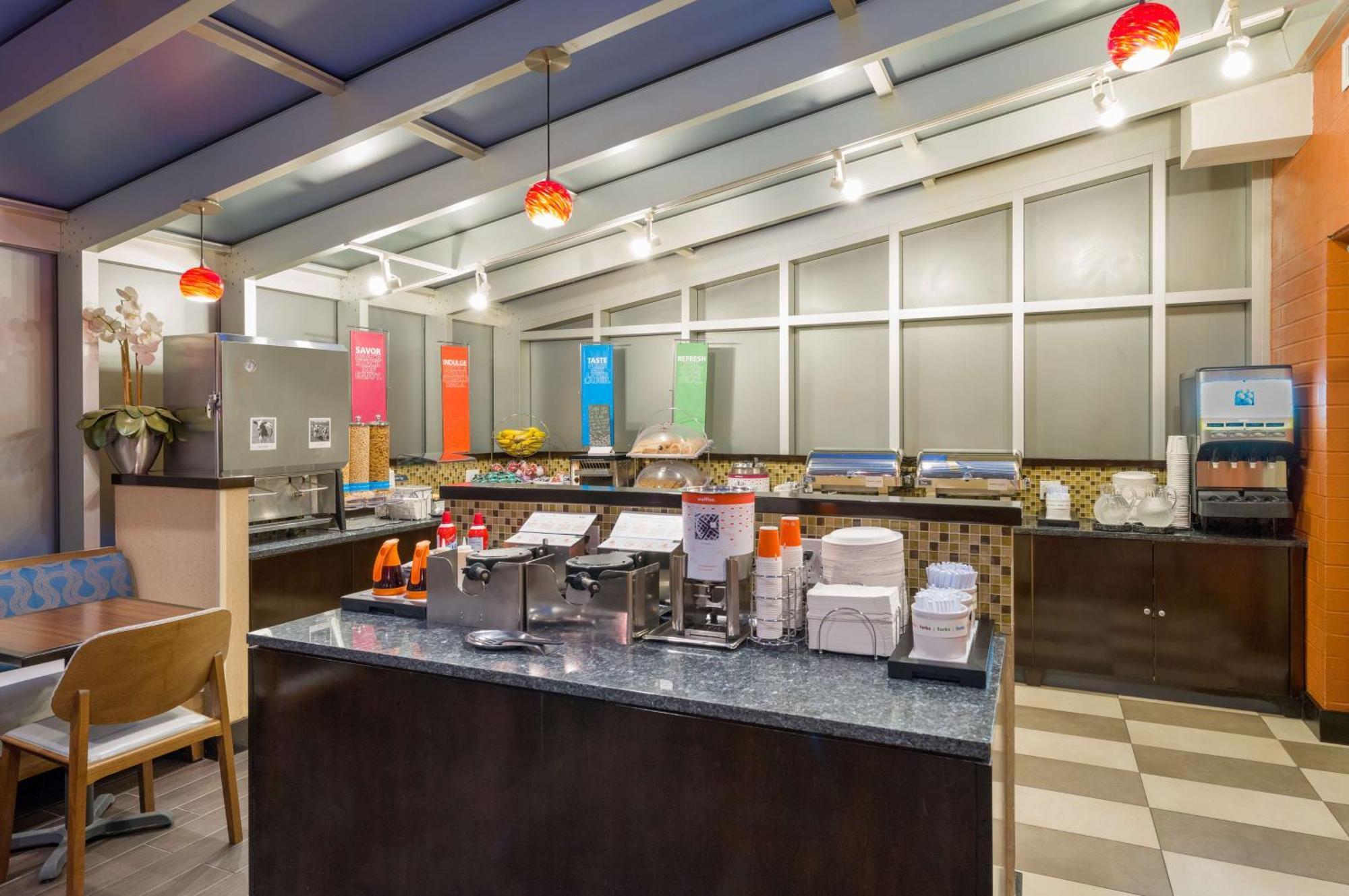 Hampton Inn Manhattan - Times Square South New York Dış mekan fotoğraf